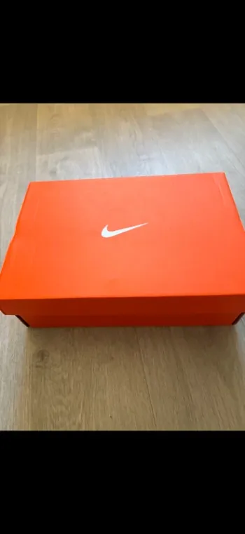 Käytetty Nike ZoomX Vaporfly Next% 3 bike — kuva 12 / 15
