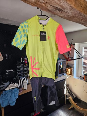 Pedal Mafia Tour du Zwift Kit 2023 Cycling Clothing d'occasion