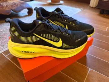 Tweedehands Scarpa Vomero 18 Running Shoes