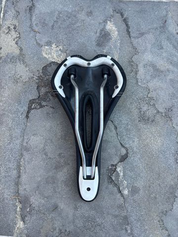 Specialized Saddle bike d'occasion — image 2 sur 3