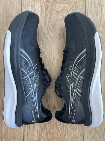 Used Asics Kayano 33 bike