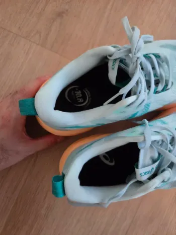 Asics Novablast 5 bike usato — immagine 5 di 6