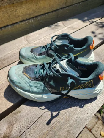 Gebrauchtes Hoka Speedgoat 7 bike