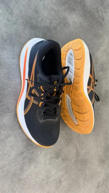 Używany Asics Gel Cumulus 28 bike