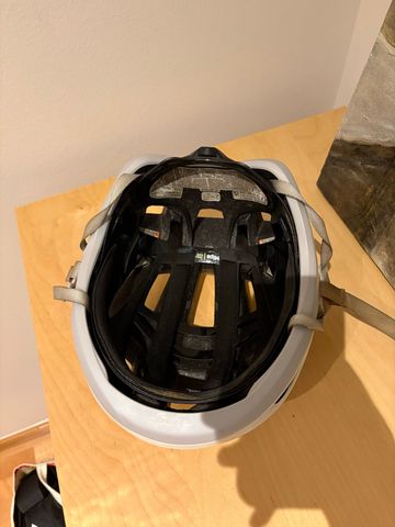 Used Specialized Search Helmet 2025 bike — image 5 of 8