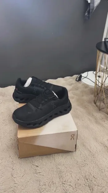 Brugt Nike On Clouds bike