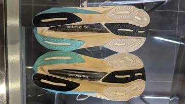 Used New Balance FuelCell SuperComp Elite v4 bike — image 2 of 9