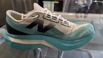 Used New Balance FuelCell SuperComp Elite v4 bike — image 6 of 9