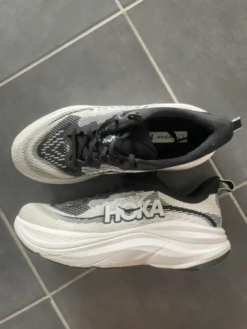 Tweedehands Hoka Skyflow bike