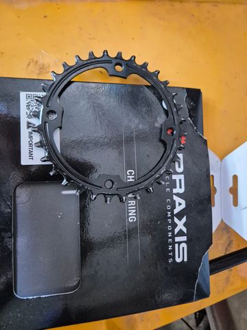 Used Praxis Works 32T BCD 104 Narrow Wide Chainring bike — image 3 of 3