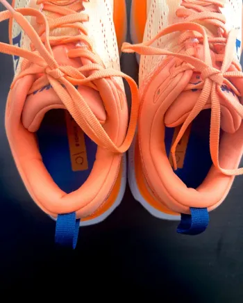 Gebrauchtes Orange Hoka Bondi 8 bike — Bild 2 von 5