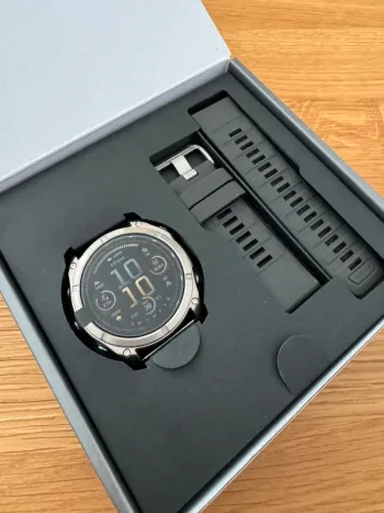 Tweedehands Garmin Fenix 8 Amoled Titanium 51 mm 2026 bike — afbeelding 2 van 3