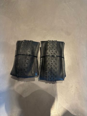 Tweedehands Maxxis Severe Tire bike — afbeelding 2 van 3
