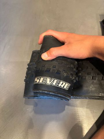 Tweedehands Maxxis Severe Tire bike — afbeelding 3 van 3