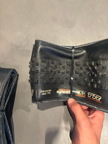Tweedehands Maxxis Severe Tire Tyres & Tubes
