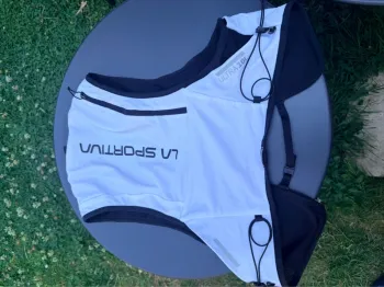 Gebrauchtes La Sportiva Gilet d'hydratation 10L bike — Bild 2 von 3