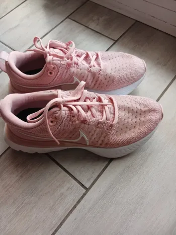 Used Rose Nike Basket bike — image 2 of 5