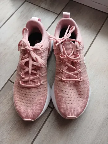 Used Rose Nike Basket bike — image 3 of 5
