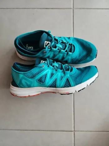 Salomon Trail Running Shoes size 40 2/3 bike de segunda mano