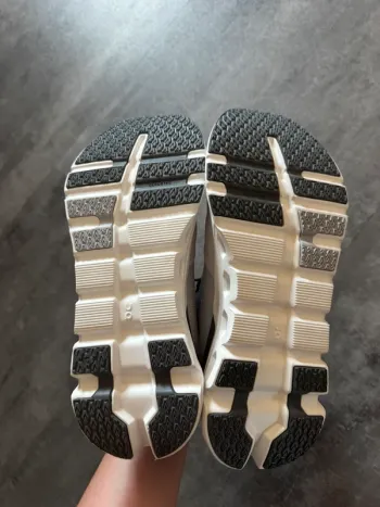 Tweedehands White Cloudrunner 2 bike — afbeelding 3 van 3