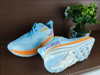 Used Hoka Shoes size 39 bike — image 3 of 4
