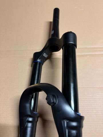 Tweedehands Öhlins RXF38 m.2 Fork 2024 bike — afbeelding 3 van 5