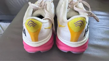 Hoka Clifton 9 bike d'occasion — image 4 sur 9