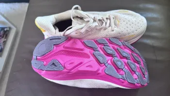 Hoka Clifton 9 bike d'occasion — image 6 sur 9