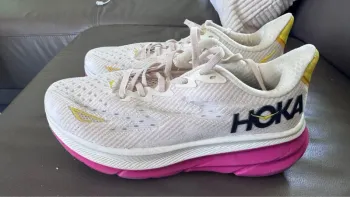 Hoka Clifton 9 bike d'occasion — image 2 sur 9