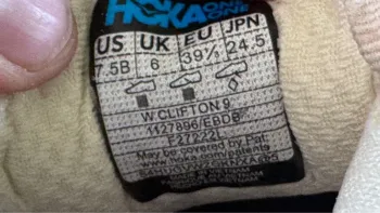 Hoka Clifton 9 bike d'occasion — image 9 sur 9