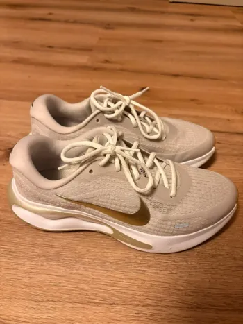 Gebrauchtes Nike Sportschuhe Gold bike — Bild 3 von 10