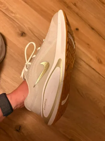 Gebrauchtes Nike Sportschuhe Gold bike — Bild 10 von 10