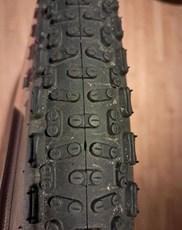 Używany Schwalbe G-One Ultrabite/Bite bike — zdjęcie 2 z 10