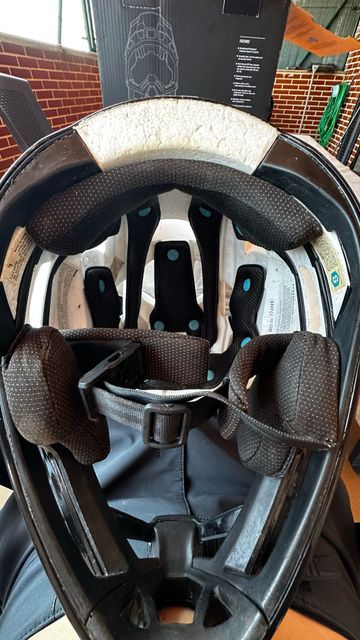 Used 100% Full-Face Helmet bike — image 8 of 13