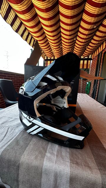 Used 100% Full-Face Helmet bike — image 3 of 13