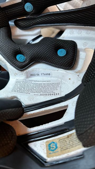 Used 100% Full-Face Helmet bike — image 9 of 13
