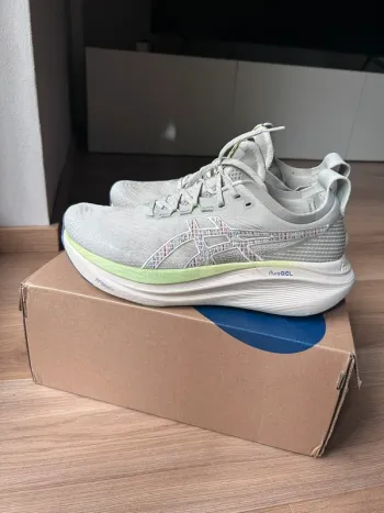 Used Asics Nimbus 27 TR bike