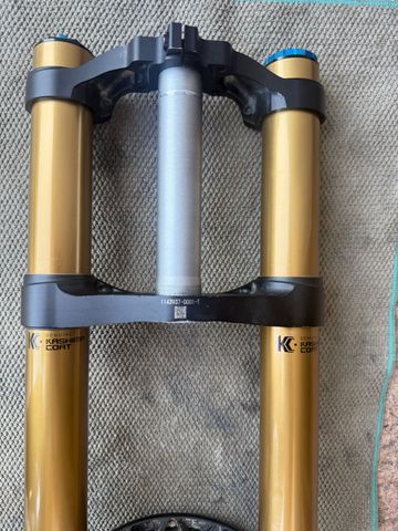 Used Fox 40 Grip X2 2025 bike — image 7 of 8