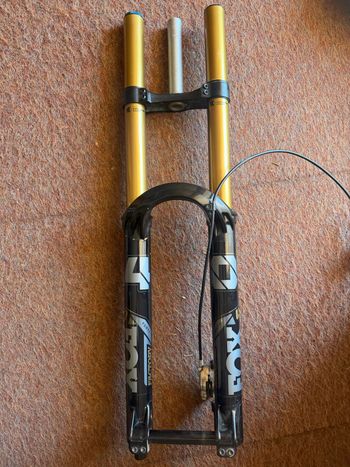 Fox 40 Grip X2 2025 bike usato