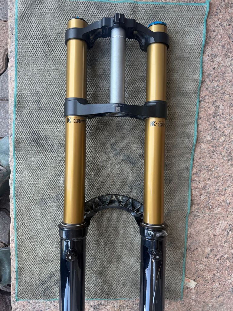 Fox 40 Grip X2 2025 bike usato — immagine 6 di 8
