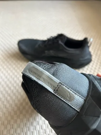Używany Asics Novablast 4 bike — zdjęcie 10 z 12