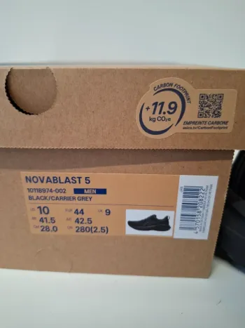 Used Asics Novablast 5 2026 bike — image 4 of 6