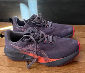 Used Asics Novablast 5 bike