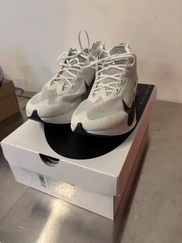 Nike Vaporfly 4 Running Shoes usato