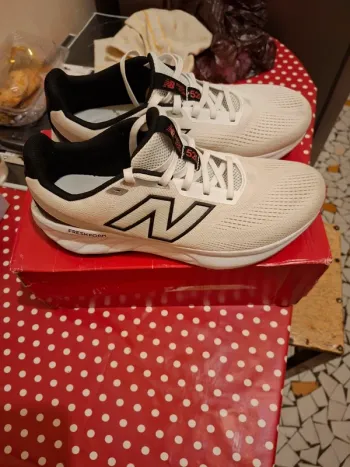 Used New Balance Fresh Foam bike — image 3 of 8