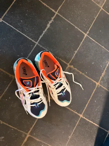 Used Asics Gel-Kayano bike — image 2 of 6