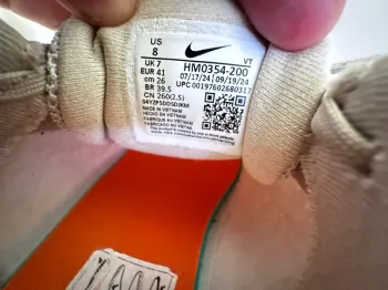 Used Orange Nike Motiva GORE-TEX bike — image 4 of 6