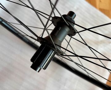 Used Dt Swiss Performance LN 2025 bike — image 3 of 9