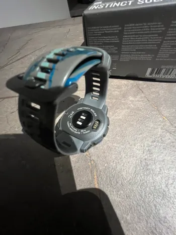 Garmin Instinct 2 Solar Surf bike d'occasion — image 3 sur 5