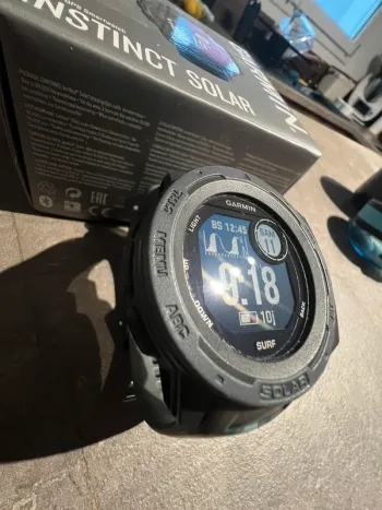 Garmin Instinct 2 Solar Surf bike d'occasion — image 2 sur 5